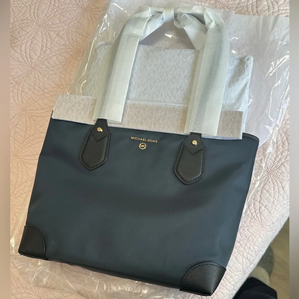 Michael Kors Eva Small Nylon Gabardine Top-Zip Tote Bag - Picture 6 of 13